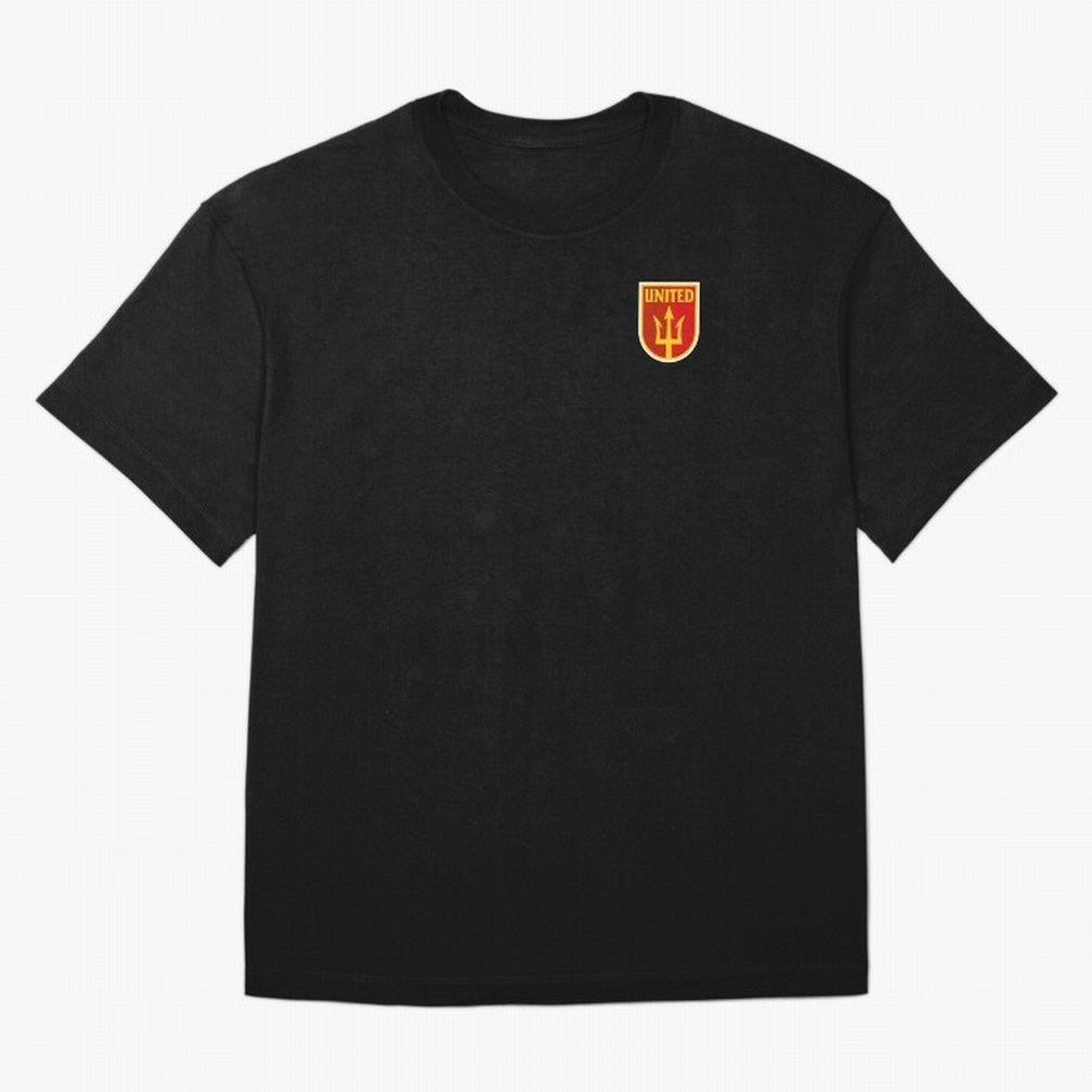 Manchester United Classic Shield Oversized T-Shirt Join Supporters Worldwide for FIFA World Cup 2026 USA Canada Mexico for Fans of CR7 and Messi and England, Bringing Goal Celebration Energy, Supporter Heritage, Football Icons and Worldwide