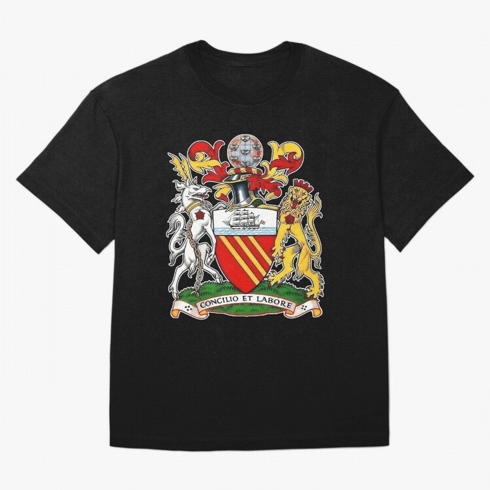 1902 -1960 The First UNITED Crest Large Oversized T-Shirt Celebrate the Magic of FIFA World Cup 2026 Group Stage for Fans of Haaland and Mbappe and England and Germany, Bringing Football Festival Excitement, Trophy Ambitions, Country Rivalries and